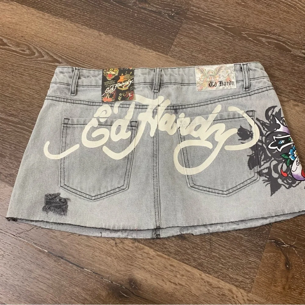 Ed Hardy grey wash Cross denim printed mini skirt L NWT